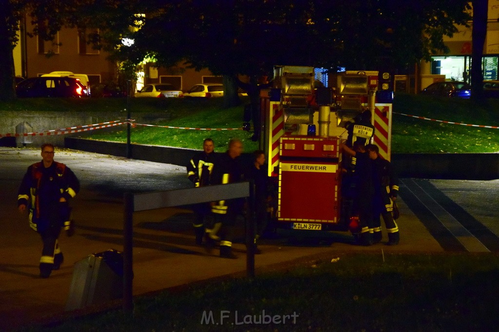 Einsatz BF Messerstecherei Koeln Neustadt Nord Eberplatz Platzmitte P035.JPG - Miklos Laubert